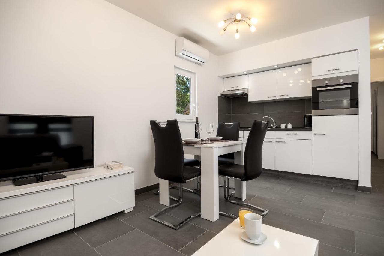 Sunny Biokovo Apartments Baska Voda Luaran gambar